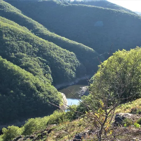 Campeggio Nature Sur La Vallée De La Truyère *